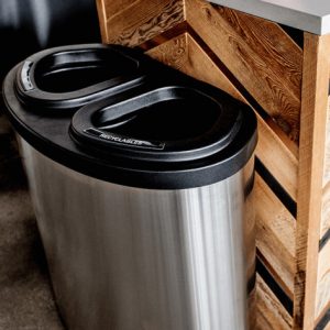 trash can & recycling bin